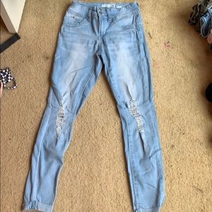 Midrise jeans size 3 but runs small so maybe a 1